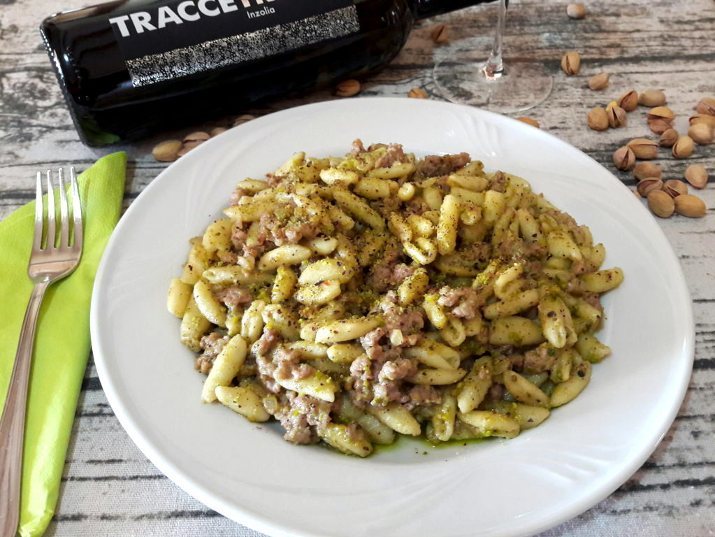 Cavatelli Con Salsiccia E Pesto Di Pistacchi Ricette In Armonia